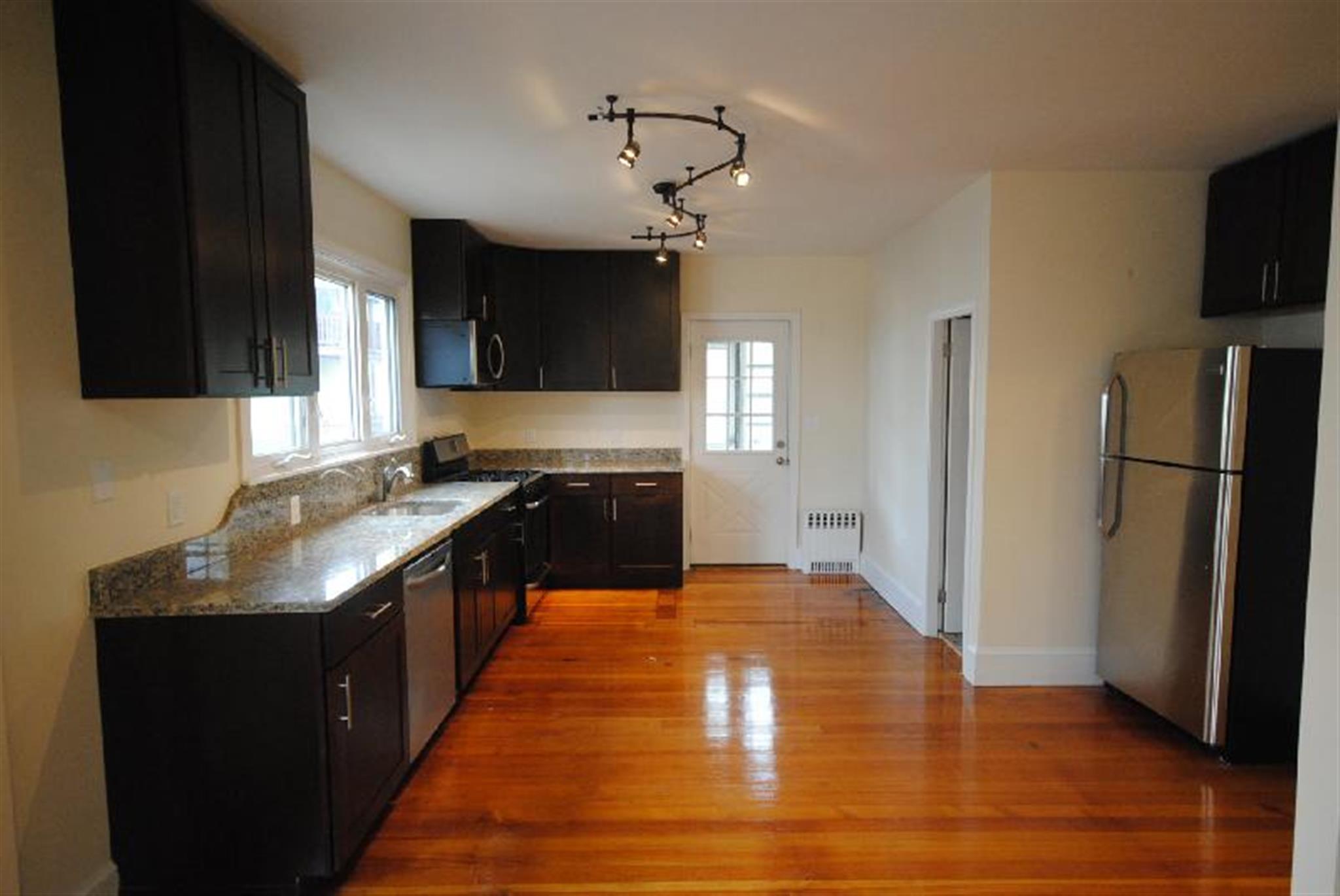 15 Taylor St, Medford