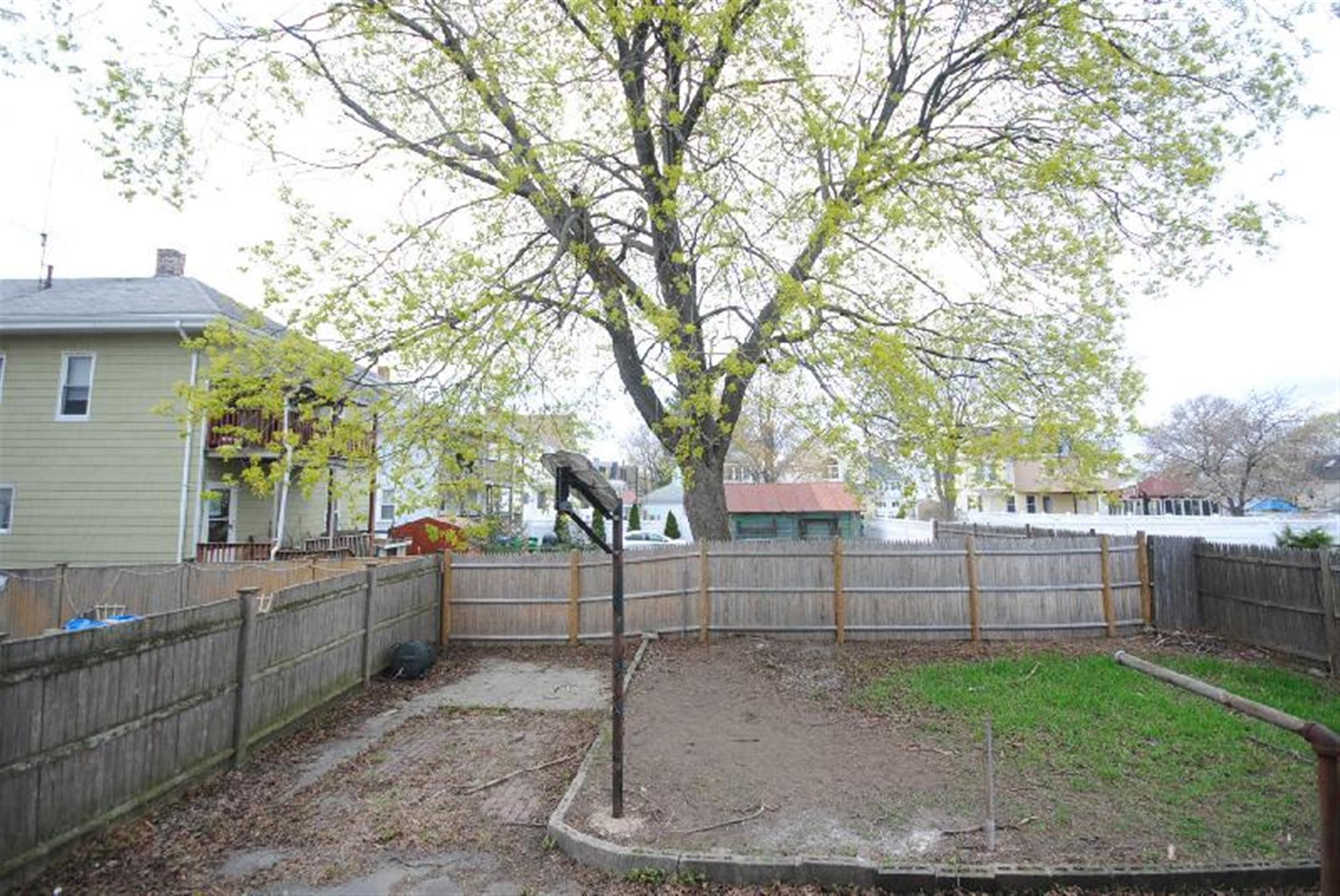 15 Taylor St, Medford