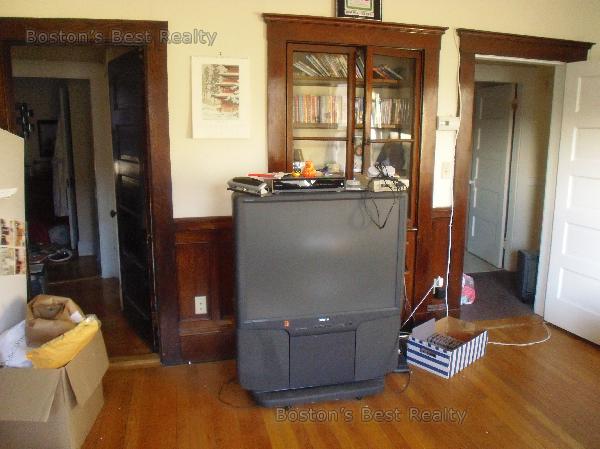 32 Chester St, Allston