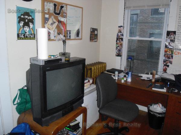 32 Chester St, Allston