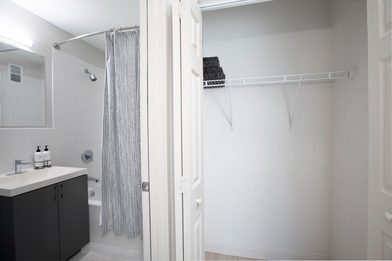 75 Saint Alphnosus, Mission Hill