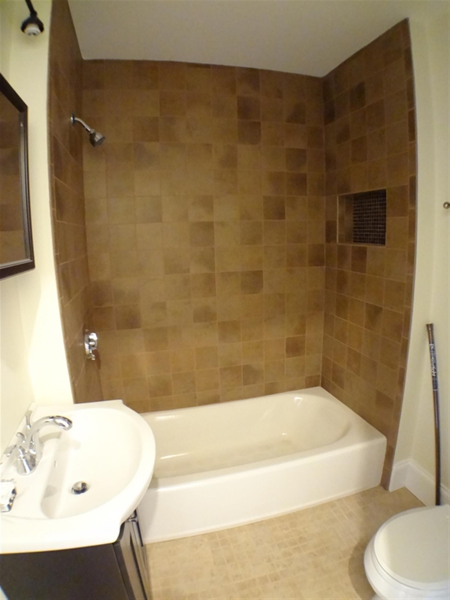 586 Main St, Medford