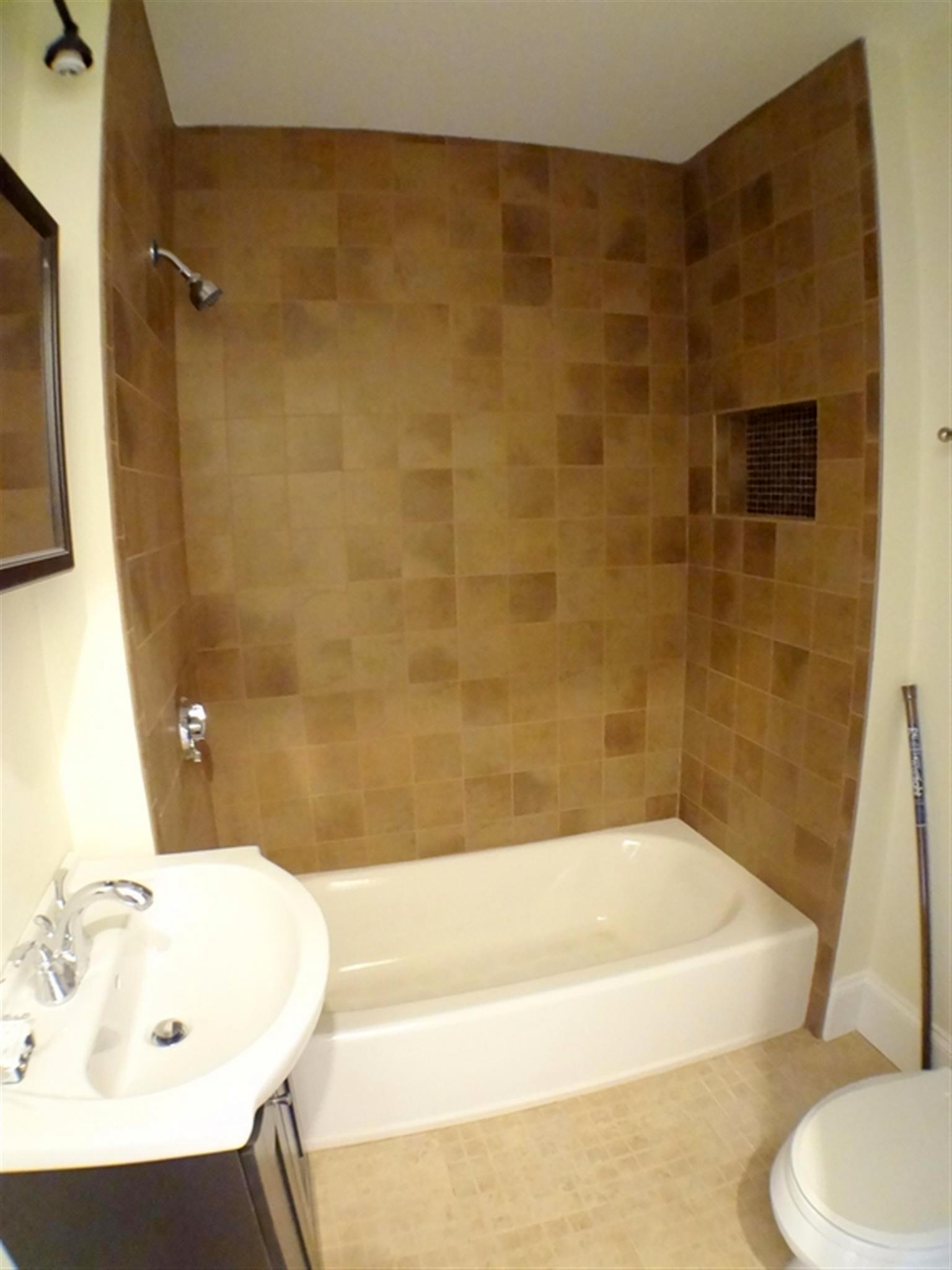 586 Main St, Medford