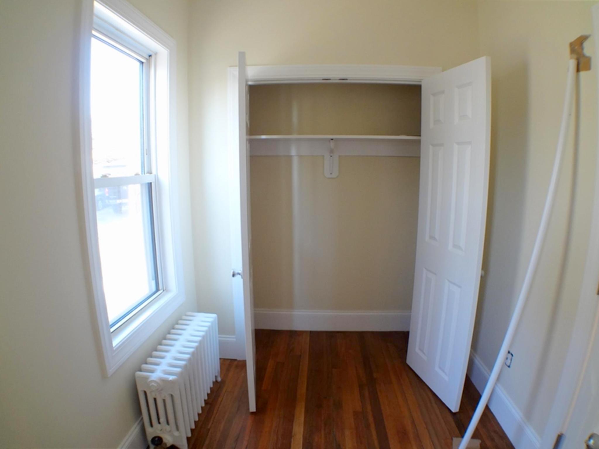 586 Main St, Medford