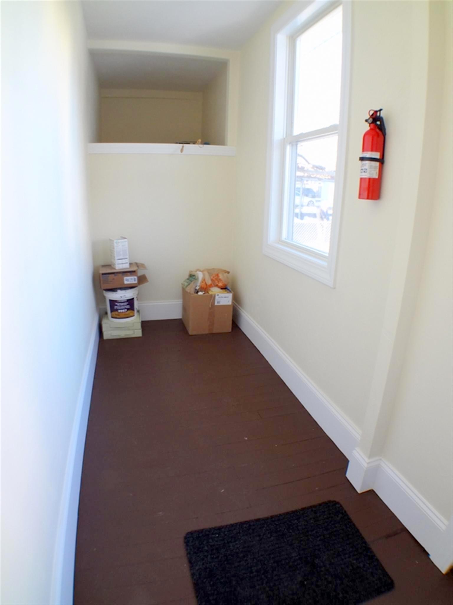 586 Main St, Medford