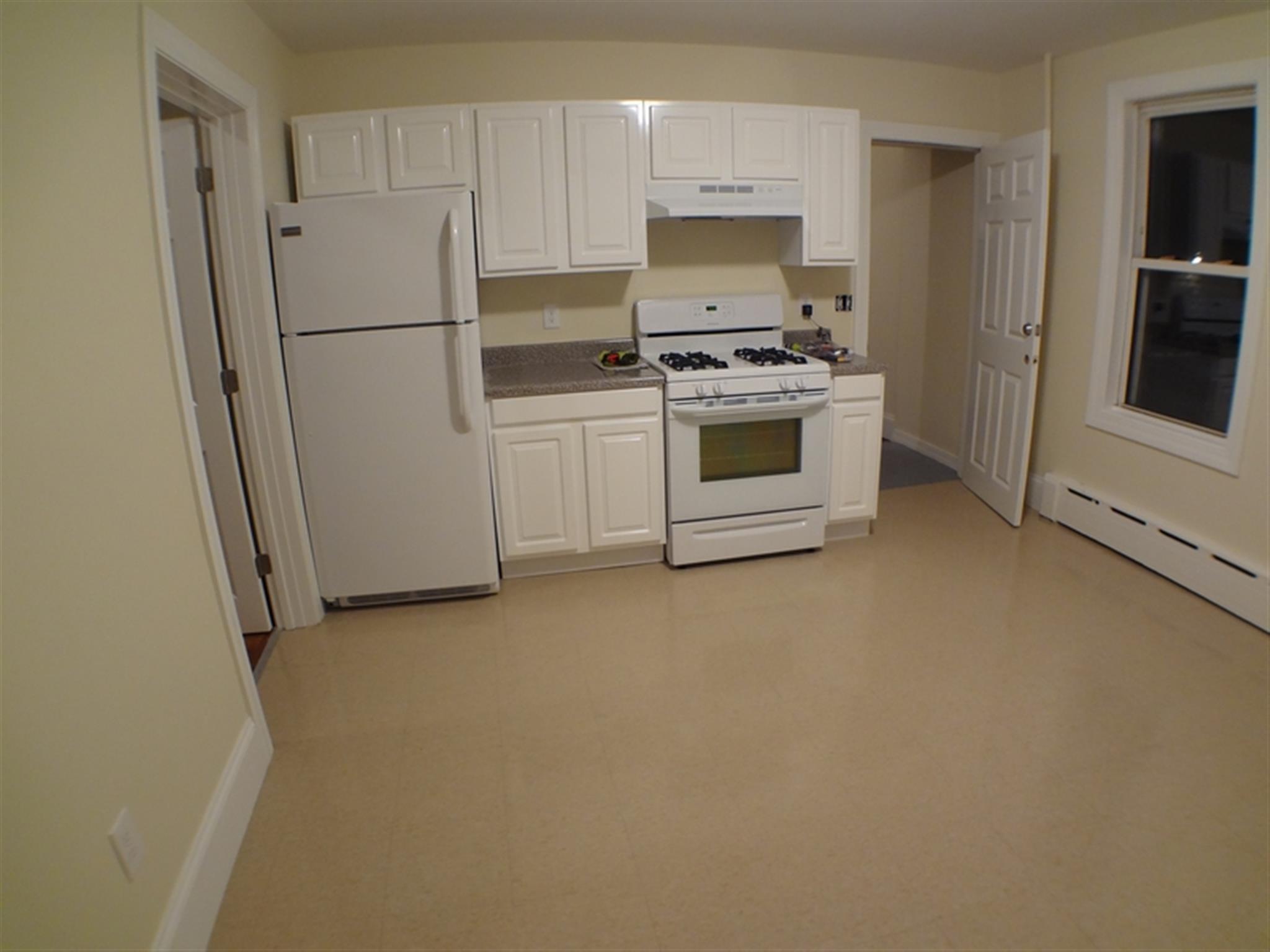 586 Main St, Medford