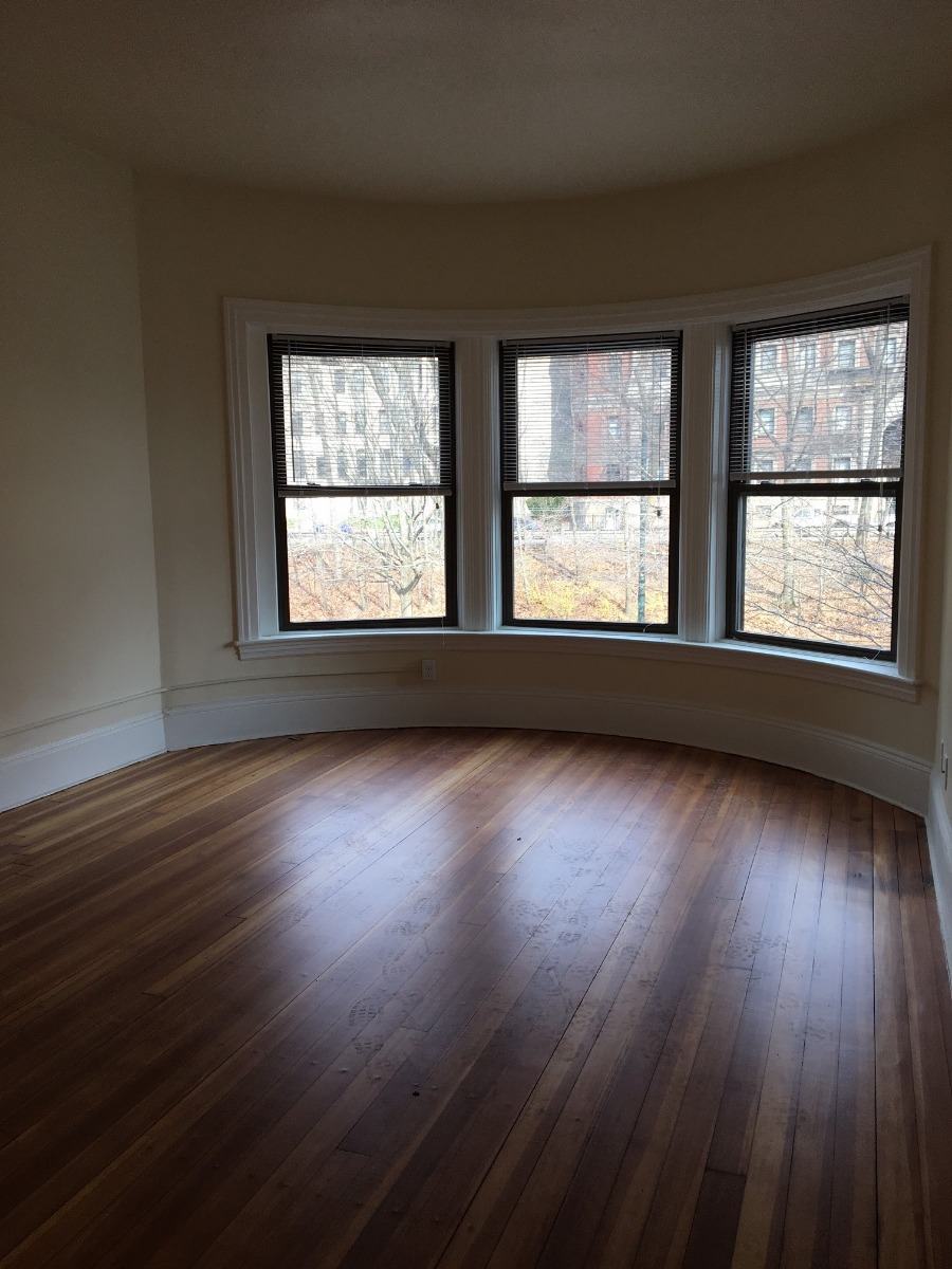 1463 Beacon St, Washington Square