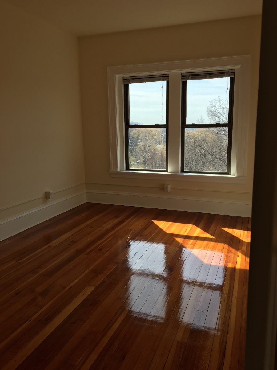 1463 Beacon St, Washington Square