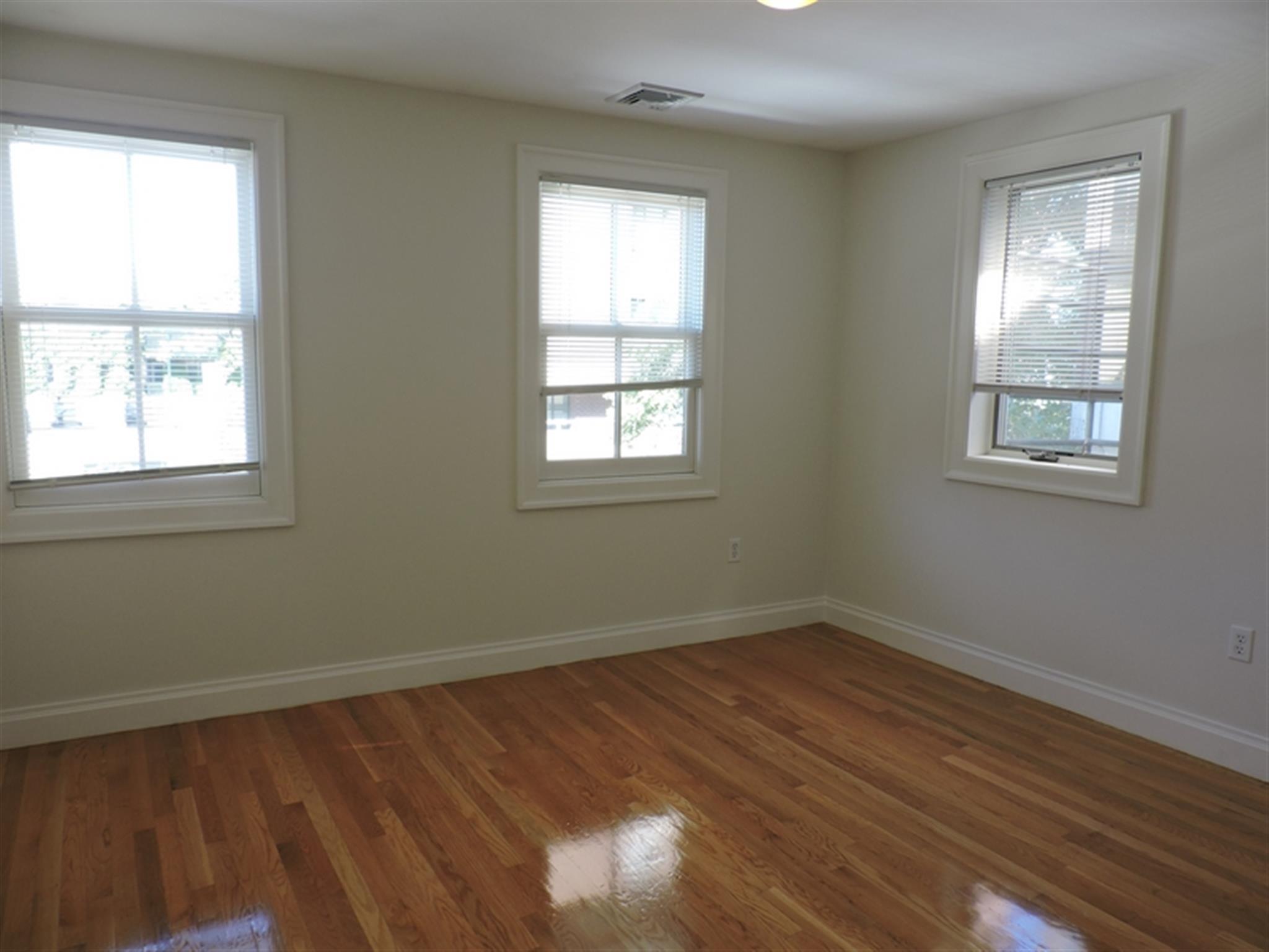 1110 Massachusetts Ave, Harvard Square