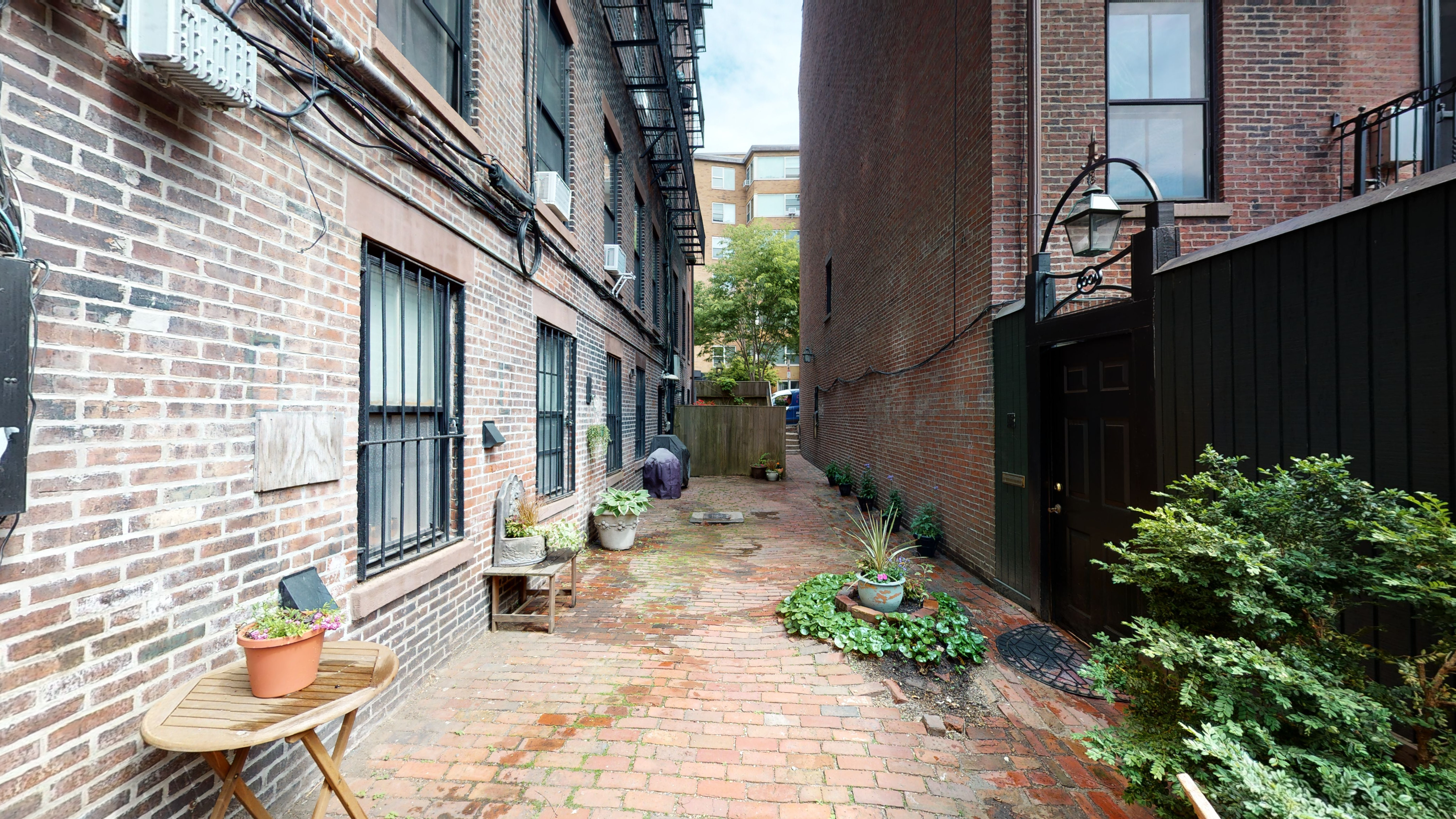 6 Brimmer St, Beacon Hill