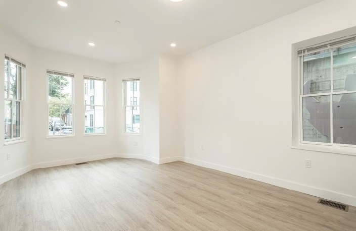 1474 Tremont St, Mission Hill