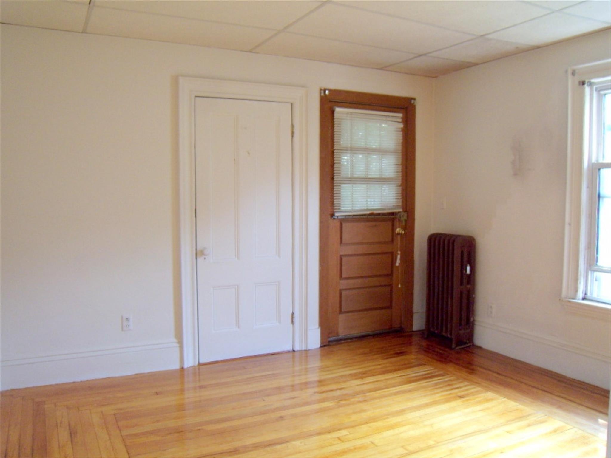 74 Dover St, Davis Square