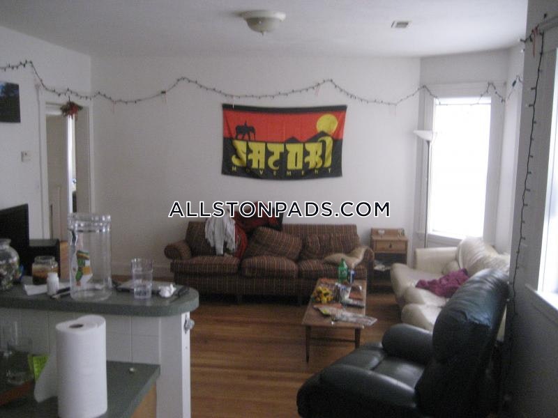 51 Gardner St, Allston