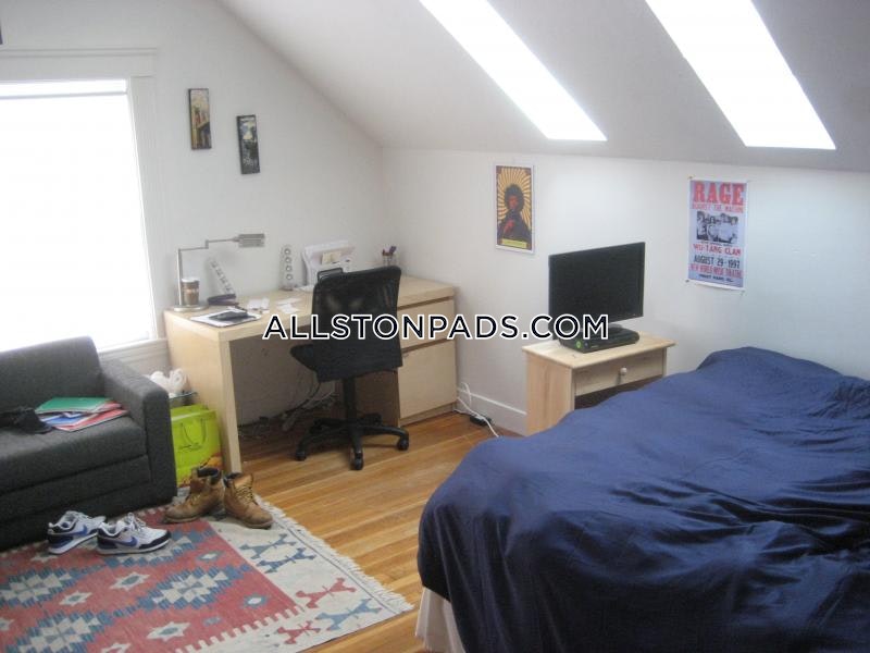 51 Gardner St, Allston