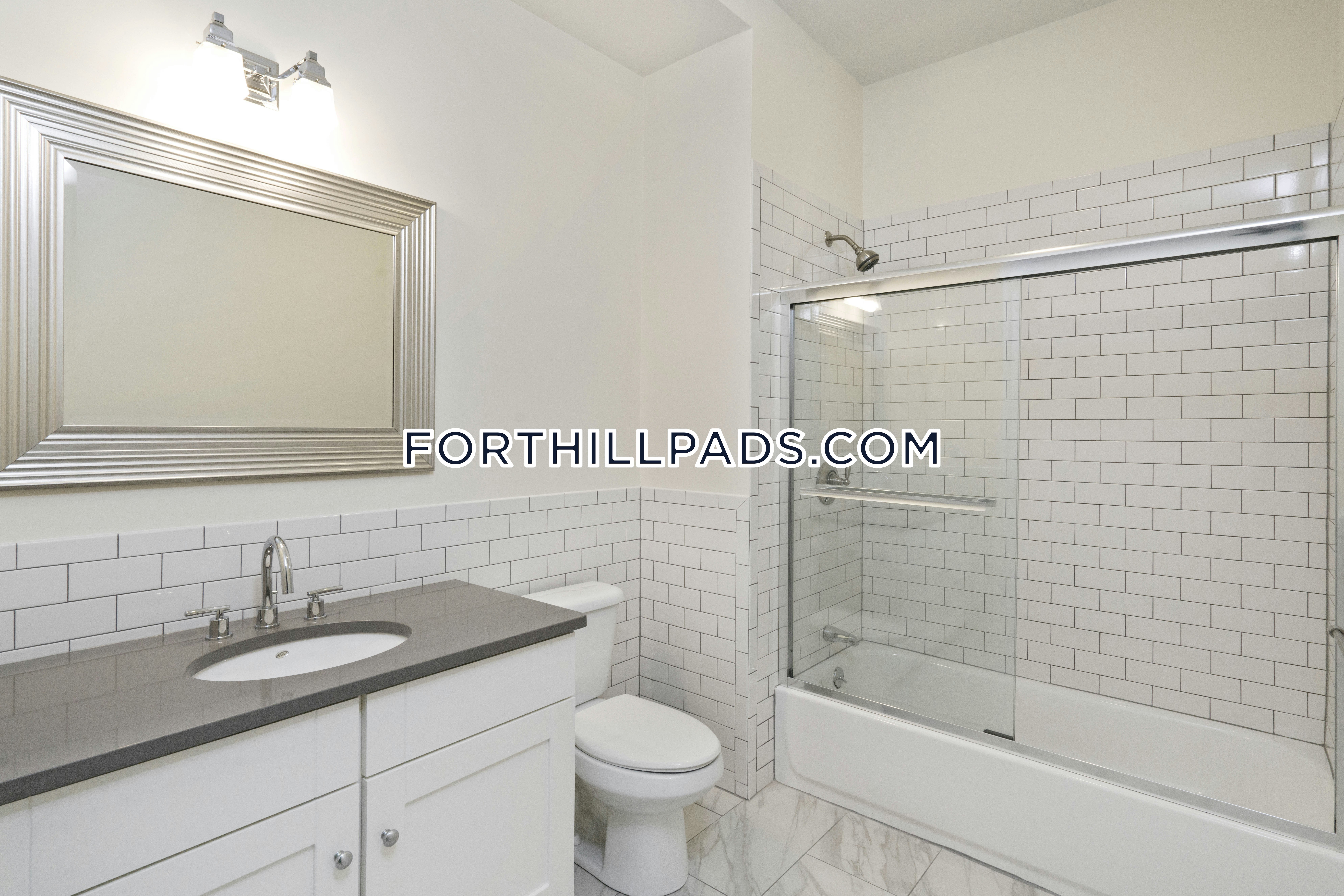 130 Roxbury St, Roxbury