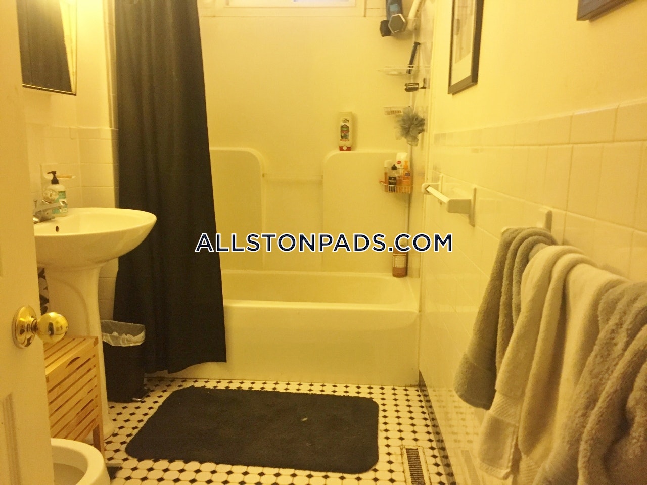 51 Gardner St, Allston