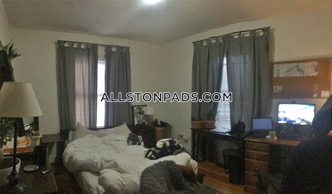 51 Gardner St, Allston