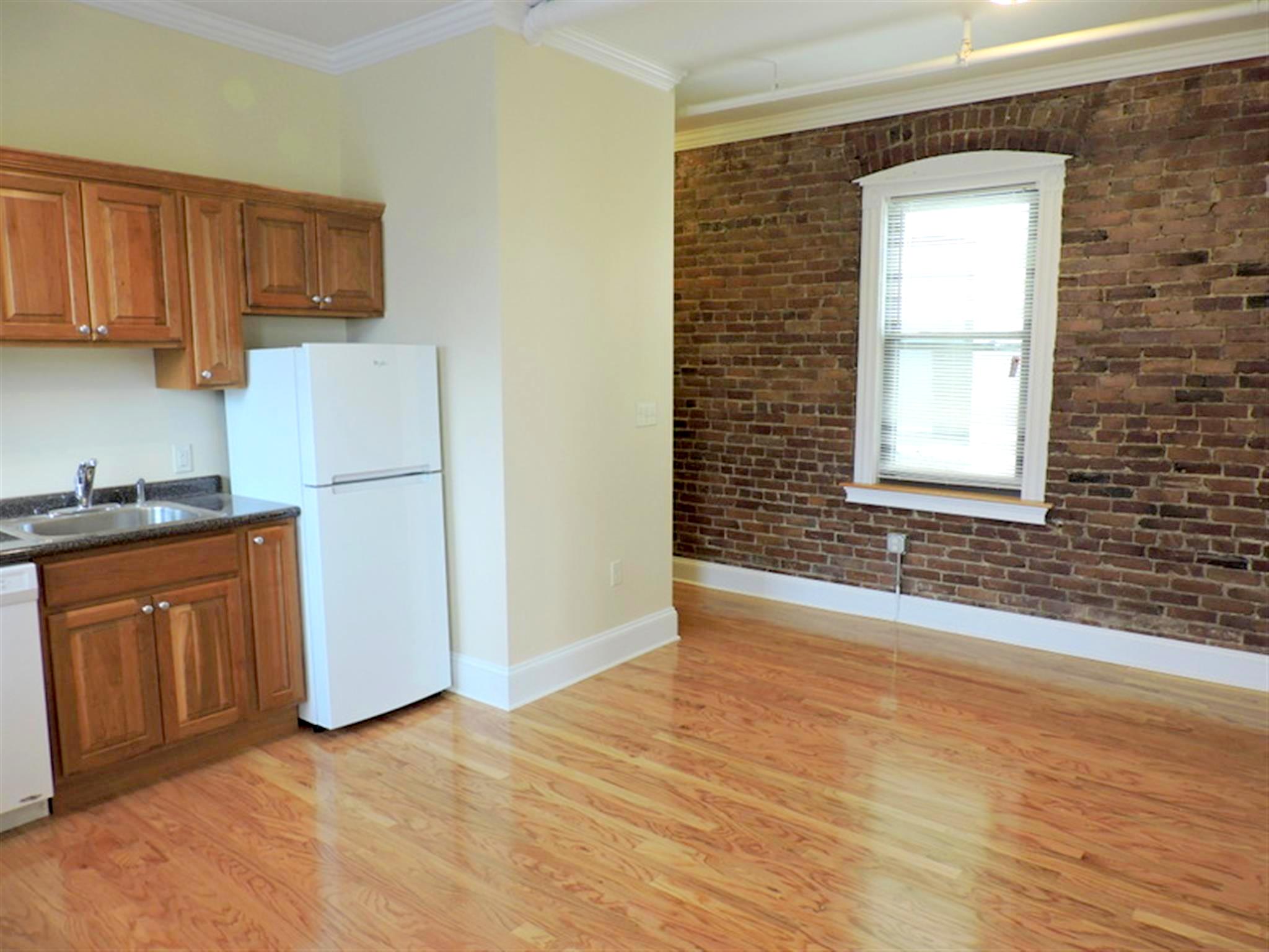 884 Massachusetts, Central Square