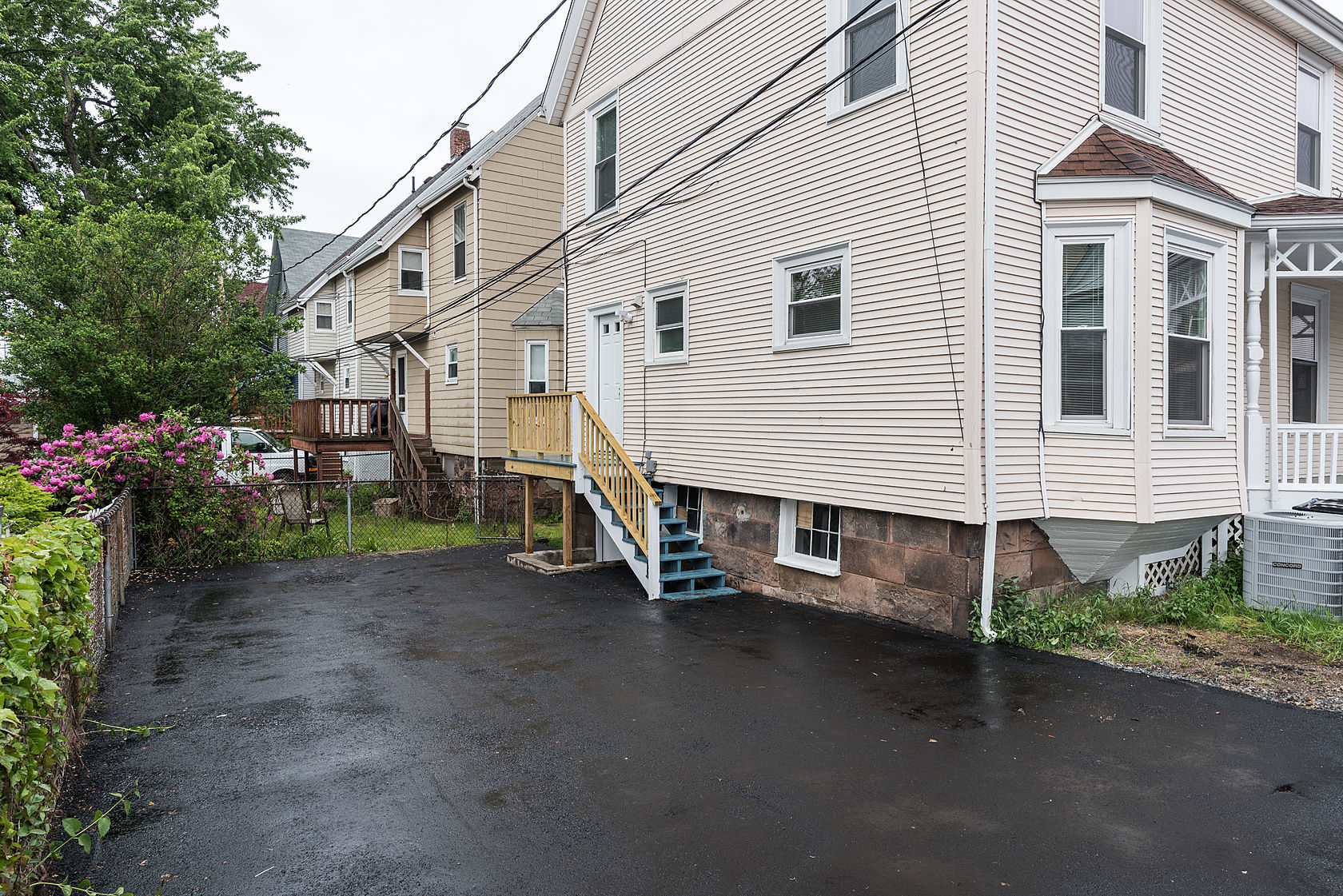 58 Saunders St, Allston