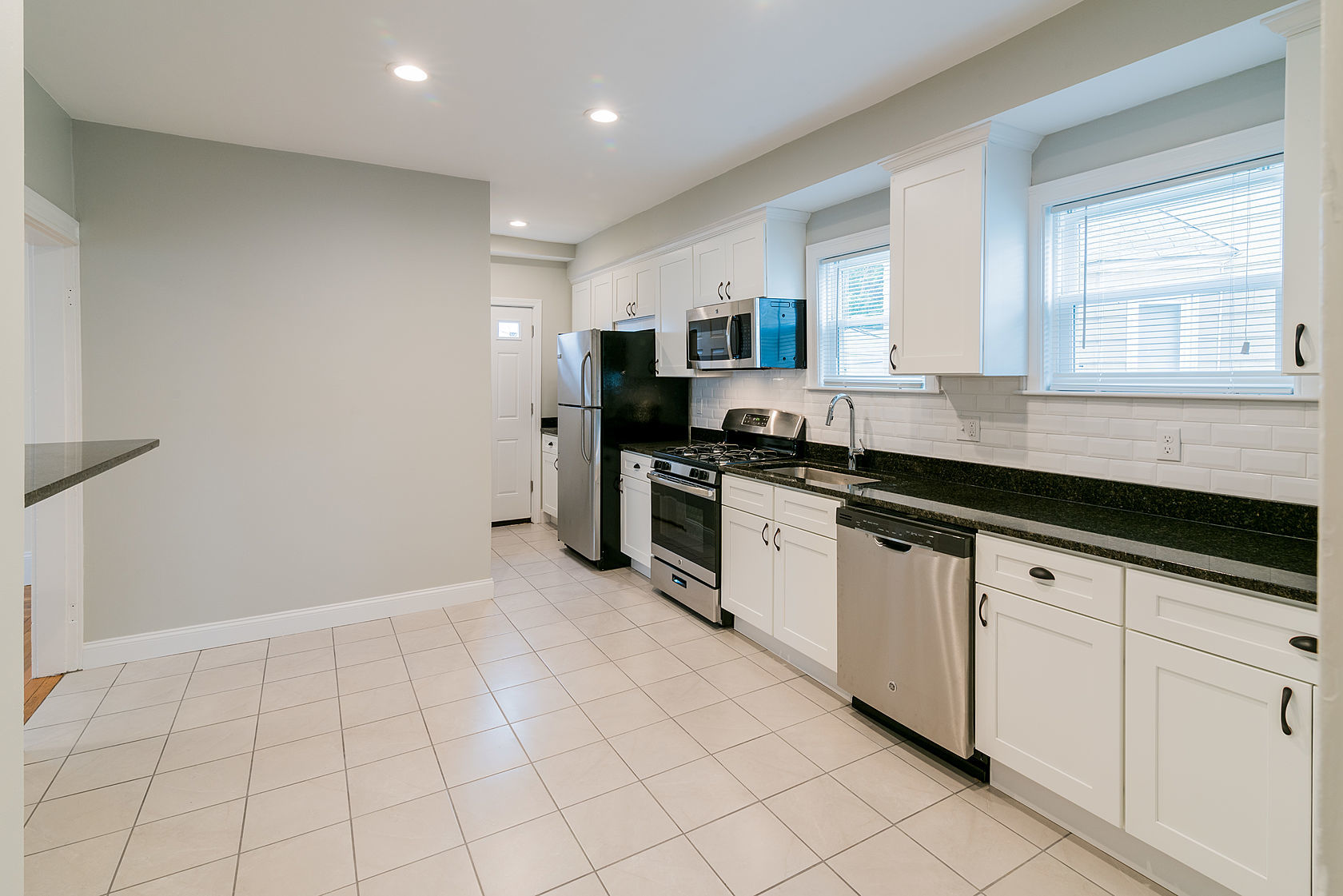 58 Saunders St, Allston