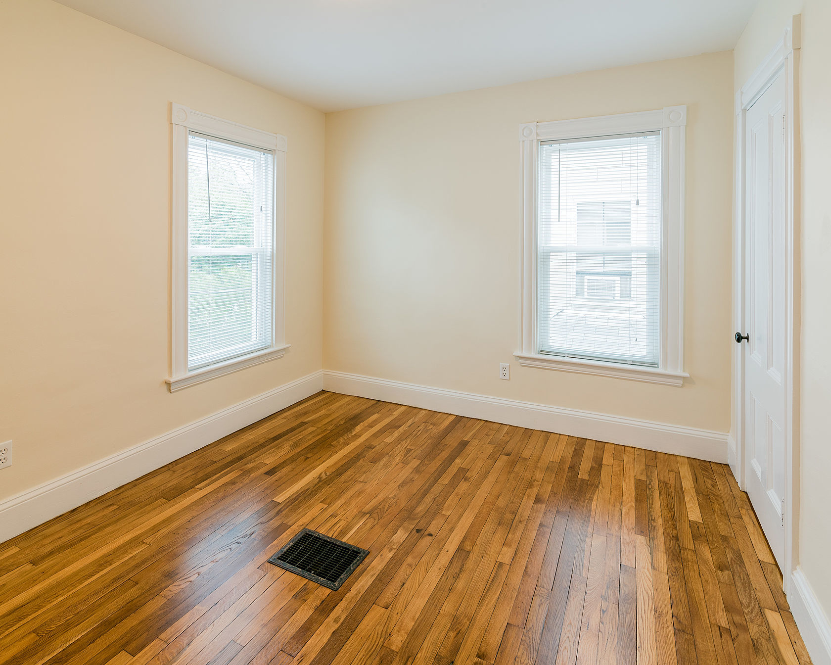 58 Saunders St, Allston