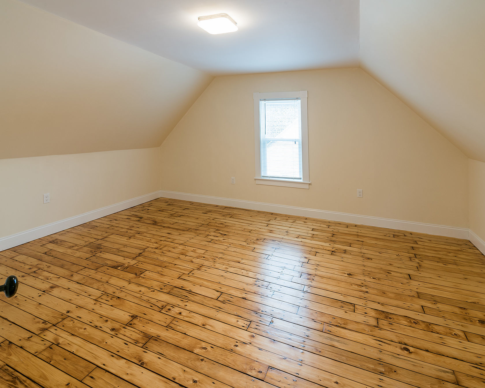 58 Saunders St, Allston