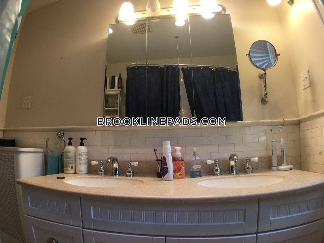 7 Addington Rd, Washington Square