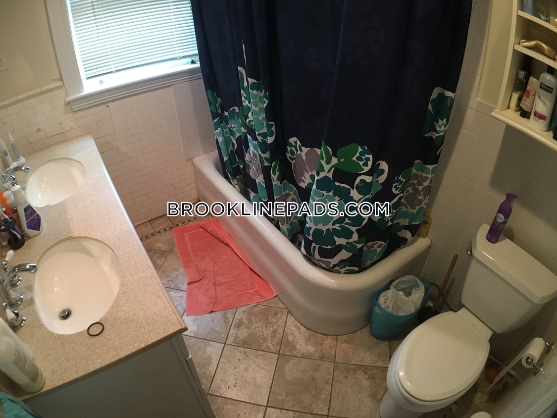 7 Addington Rd, Washington Square