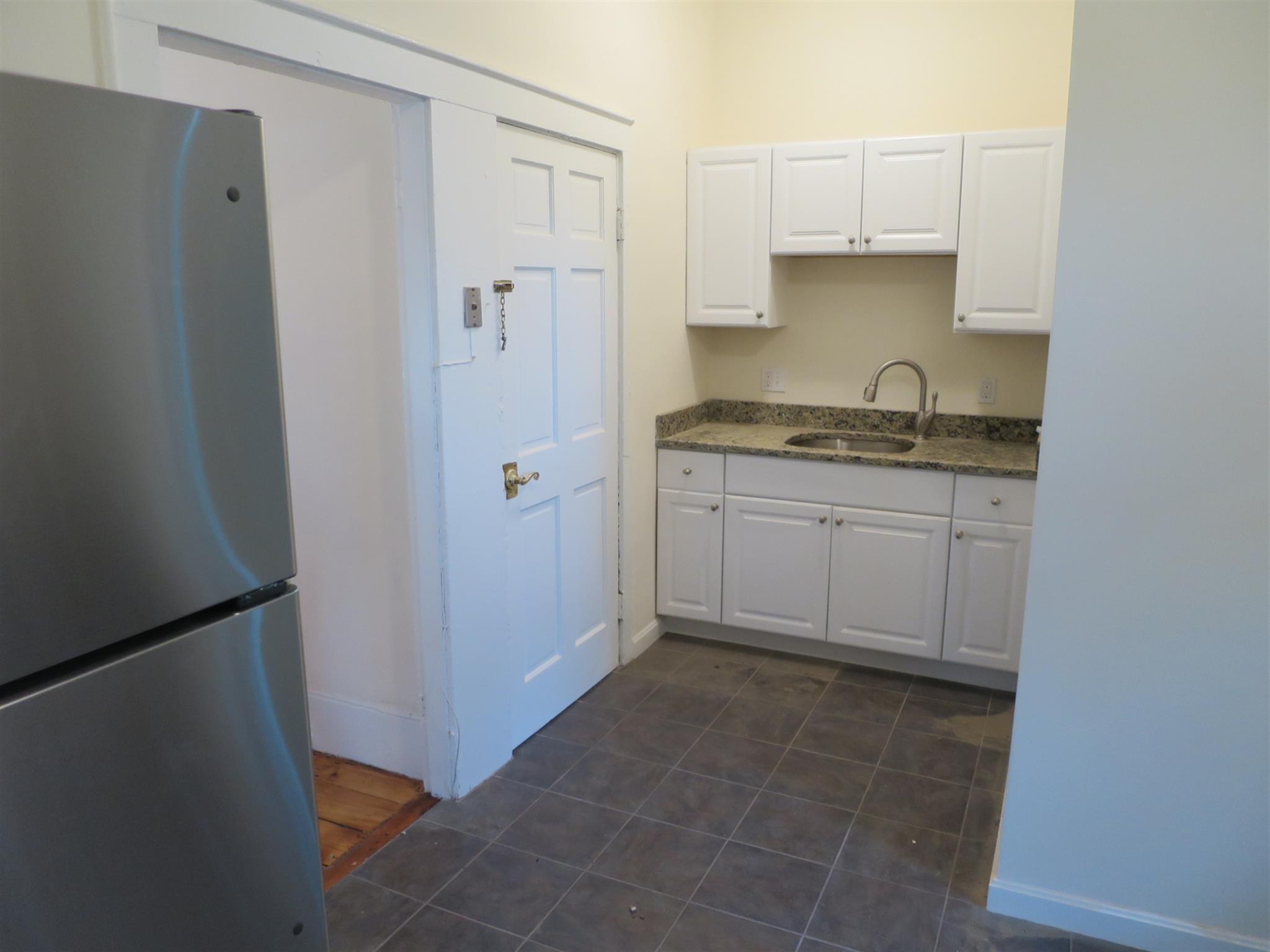 77 Bonair St, Winter Hill