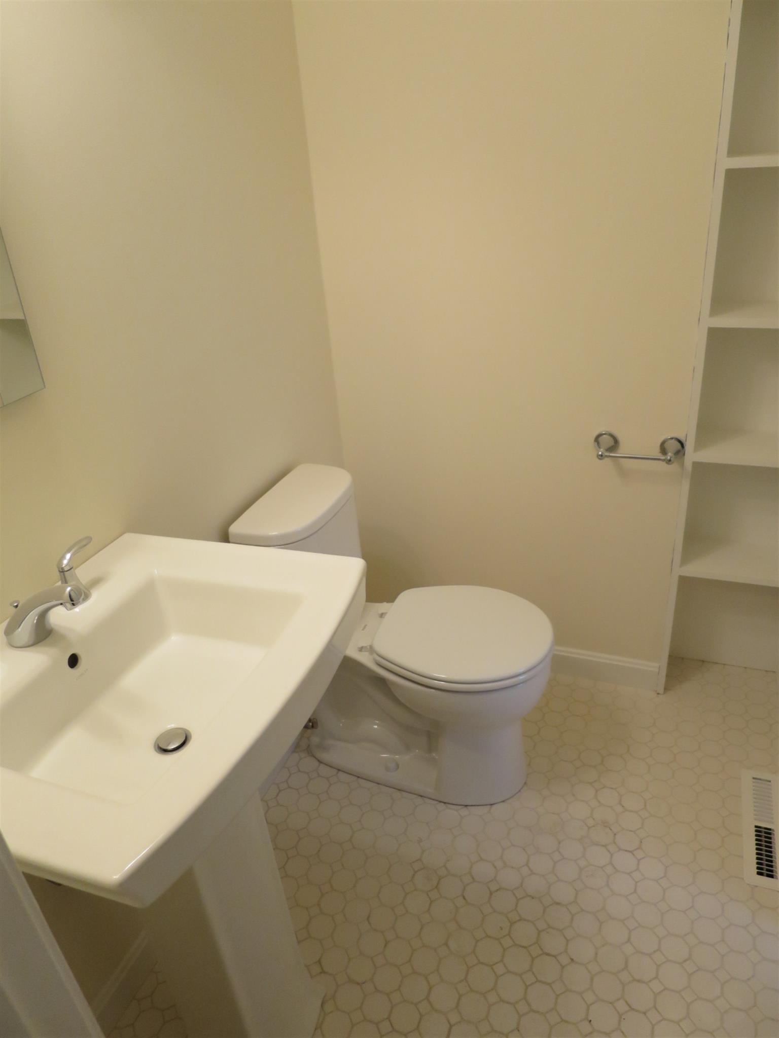 77 Bonair St, Winter Hill