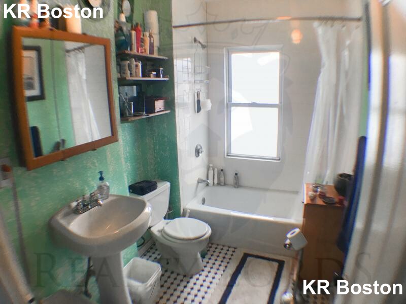 15 Higgins St, Allston