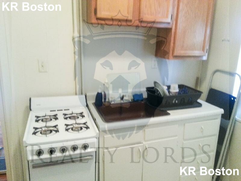 15 Higgins St, Allston