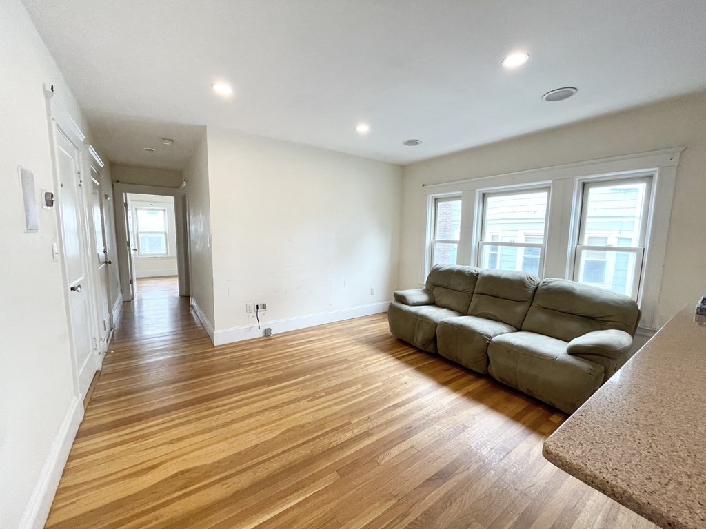 15 Sunset, Mission Hill