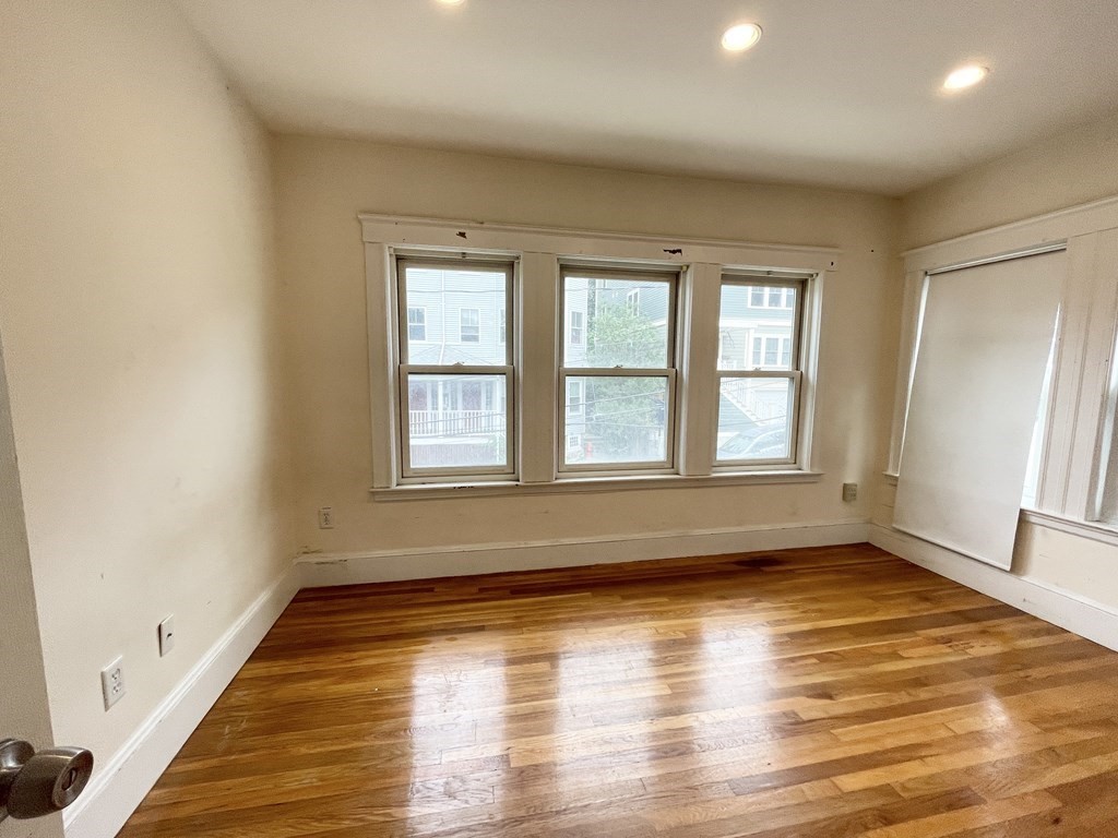 15 Sunset, Mission Hill