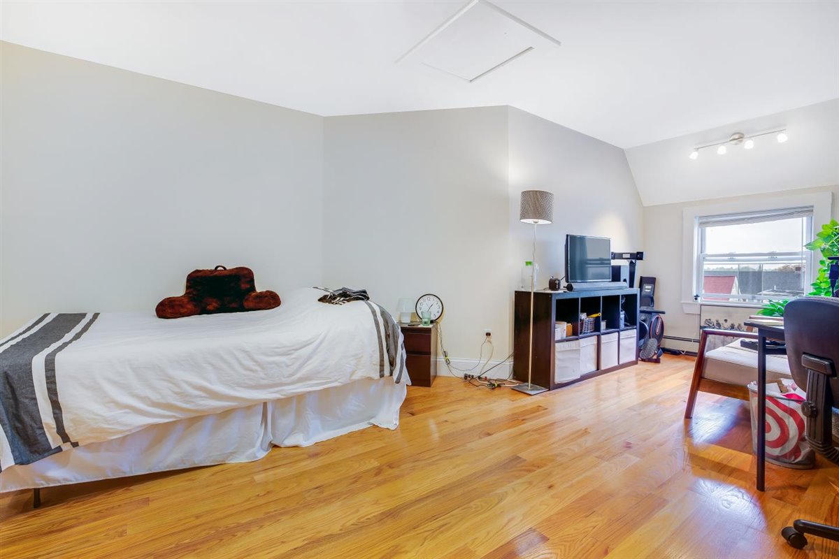 21 Monastery Rd, Brighton