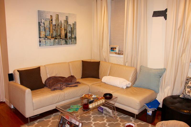 878 Beacon St, Fenway