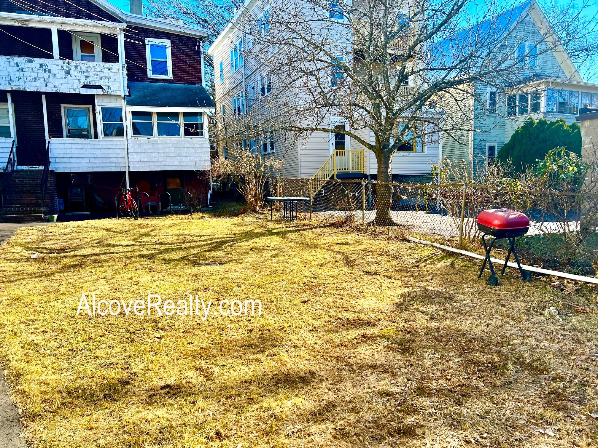 28 Cherry St, Davis Square