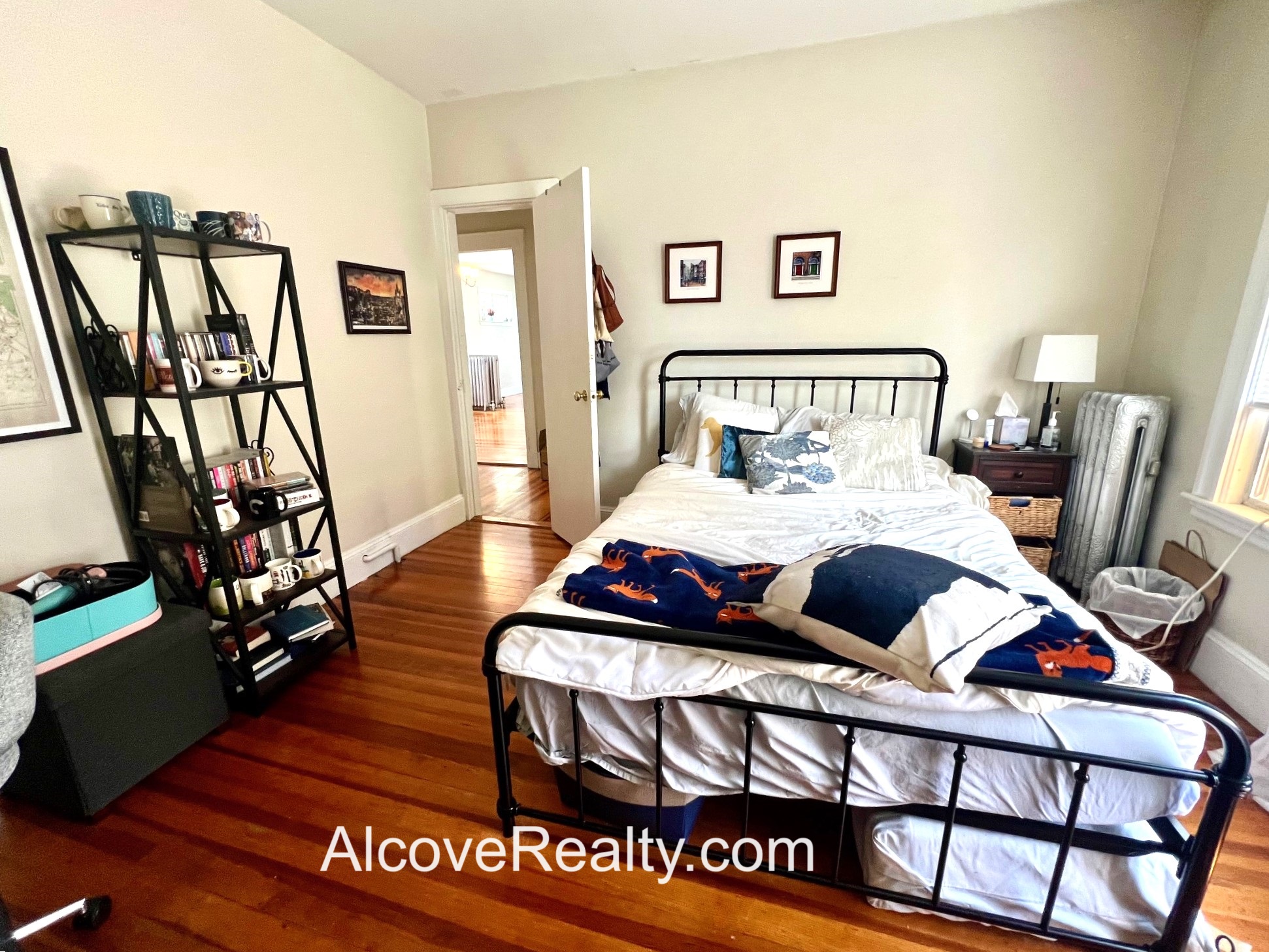 24 Burnham St, Tufts