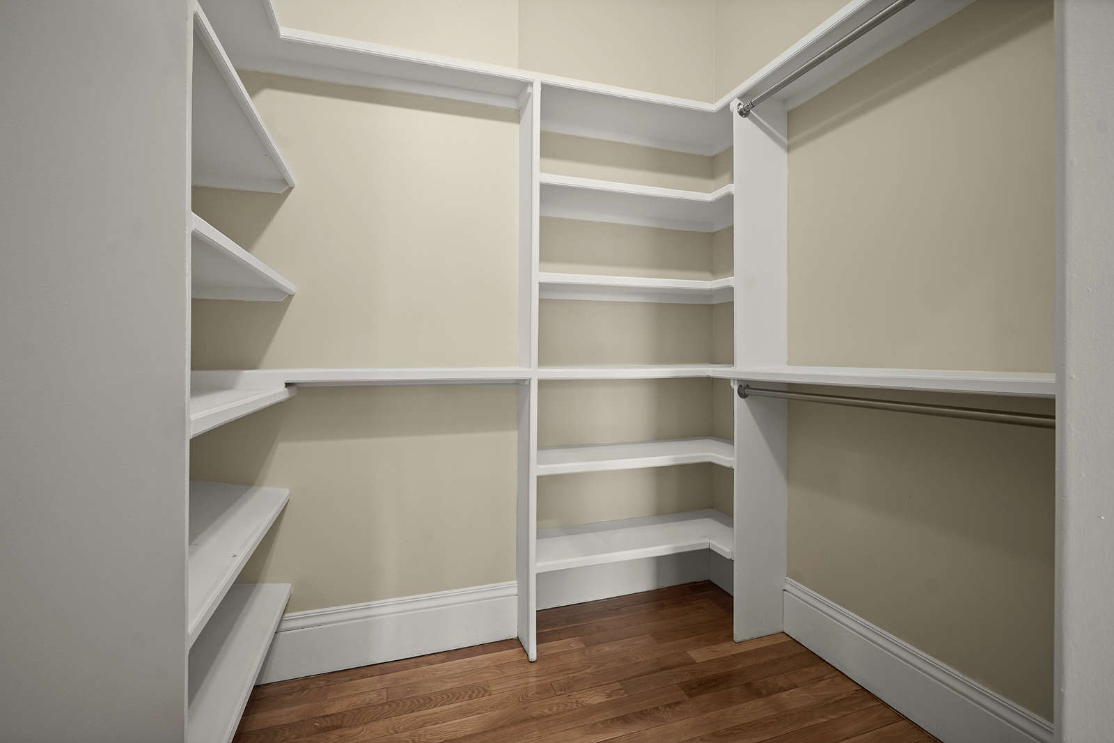 554 Massachusetts Ave, South End