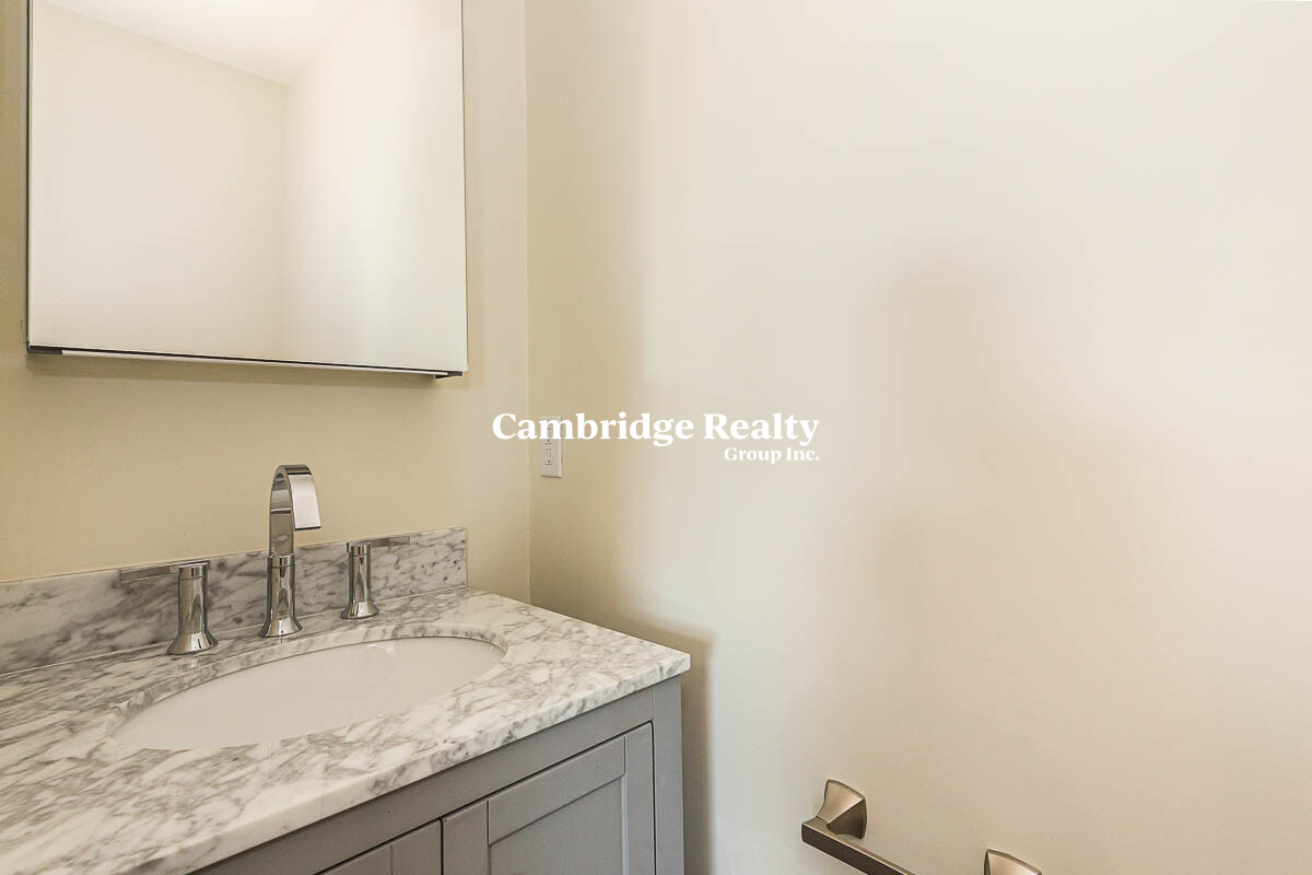 39 Harvard St, South Medford