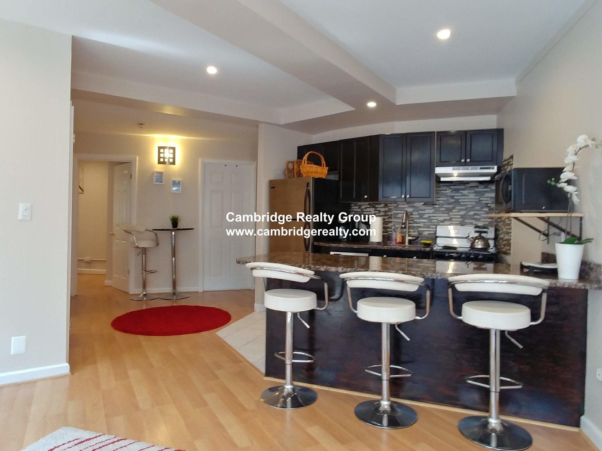 516 Green St, Central Square