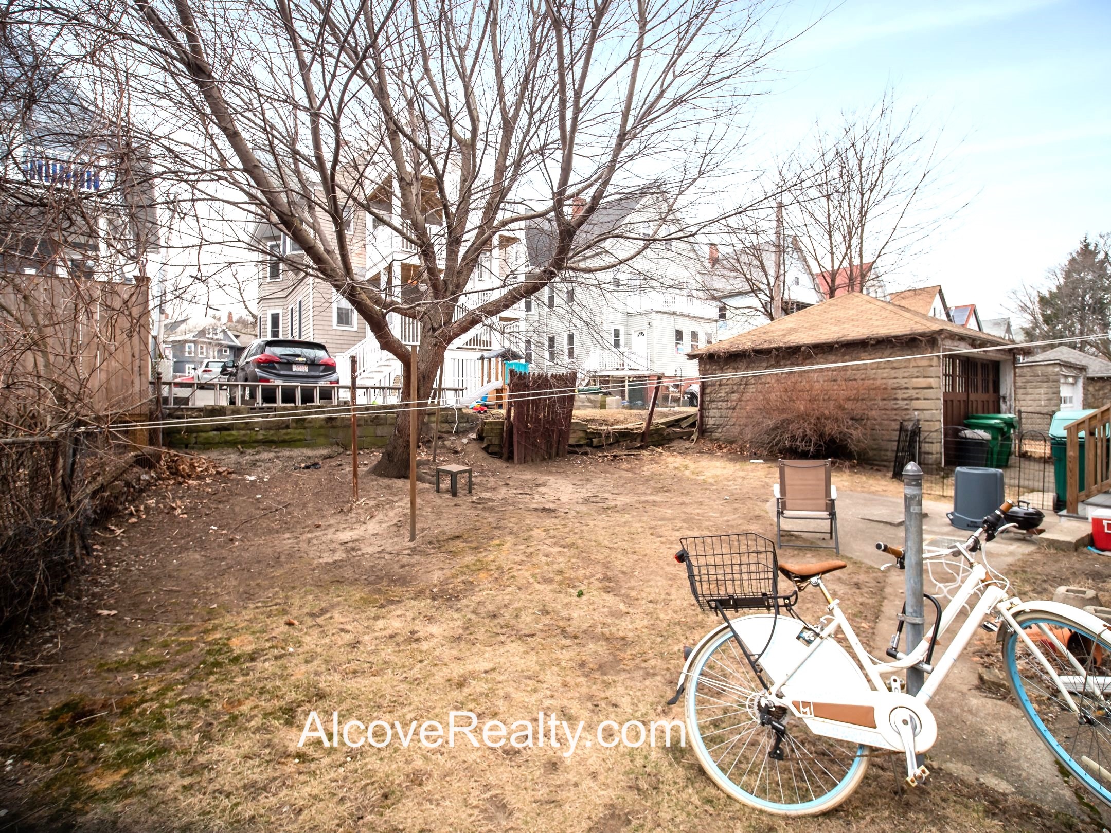 81 Bristol Rd, Medford