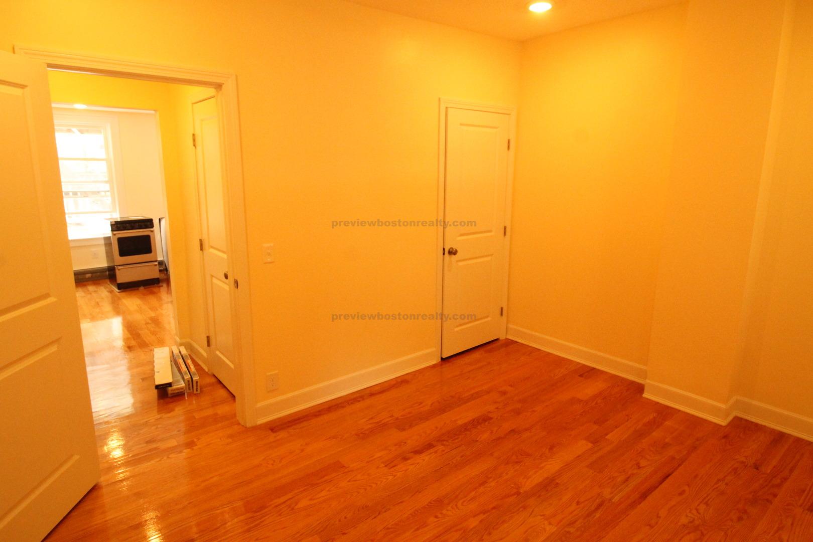 51 Cameron St, Brookline Hills