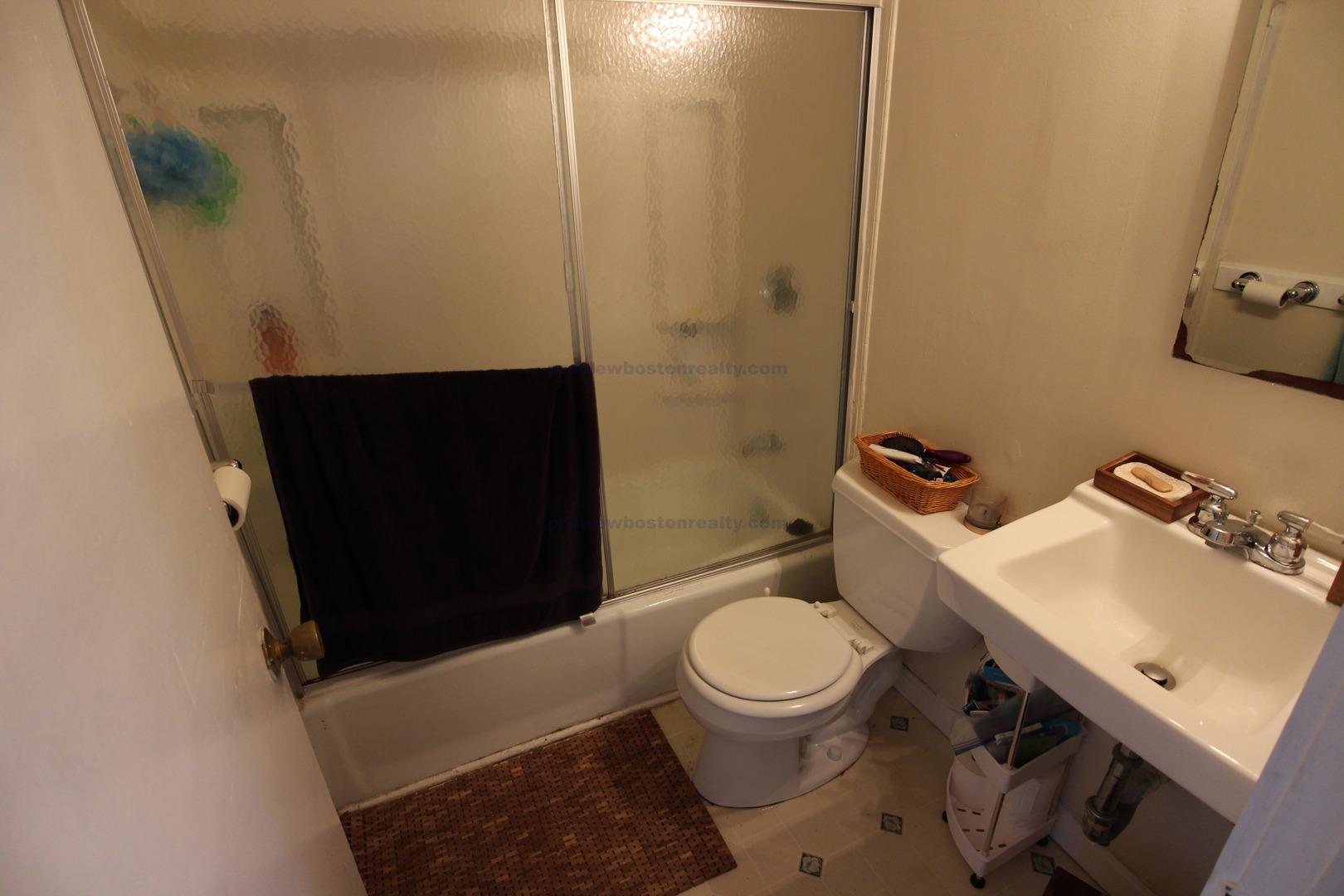 51 Cameron St, Brookline Hills