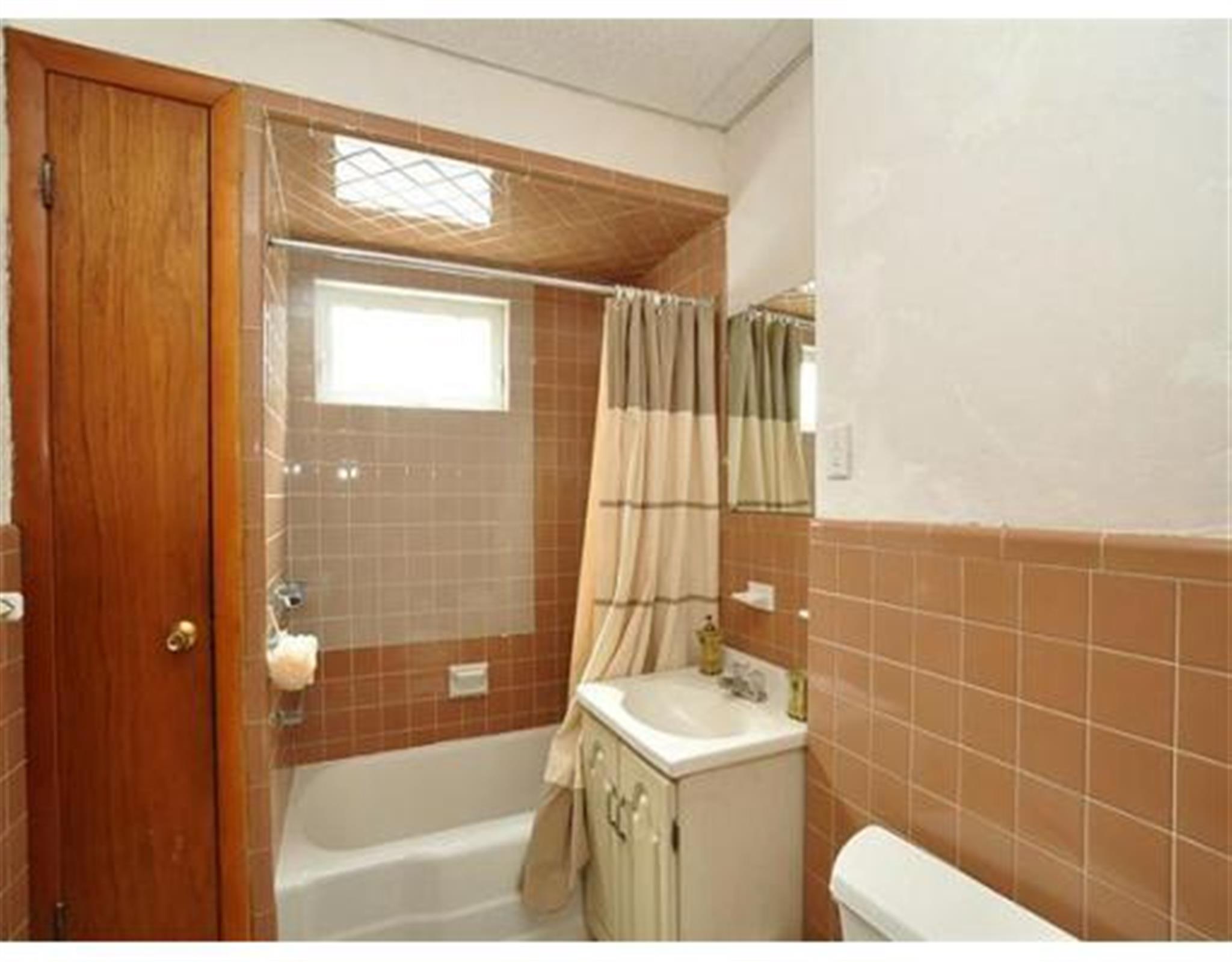 53 Bowen Ave, Medford