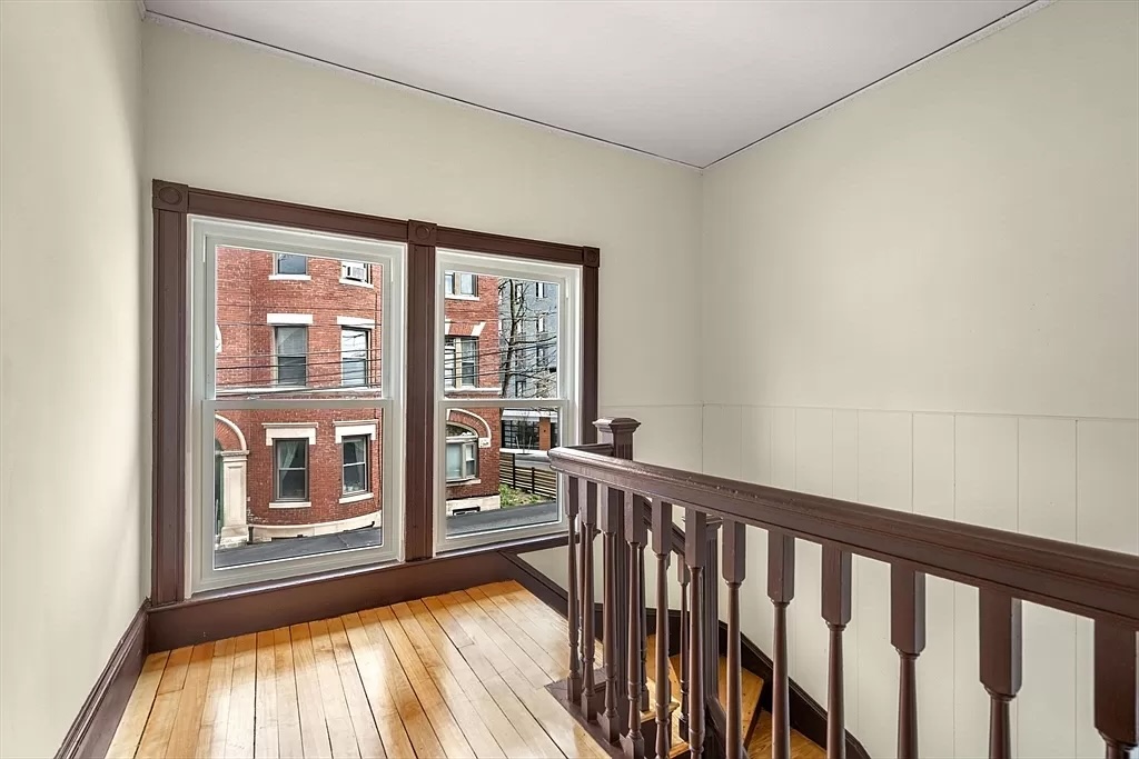 10 Royal St, Allston