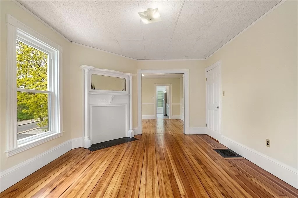 10 Royal St, Allston