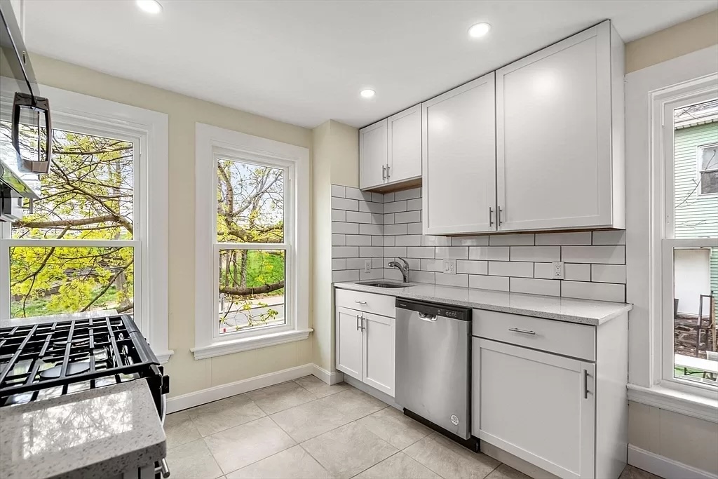 10 Royal St, Allston