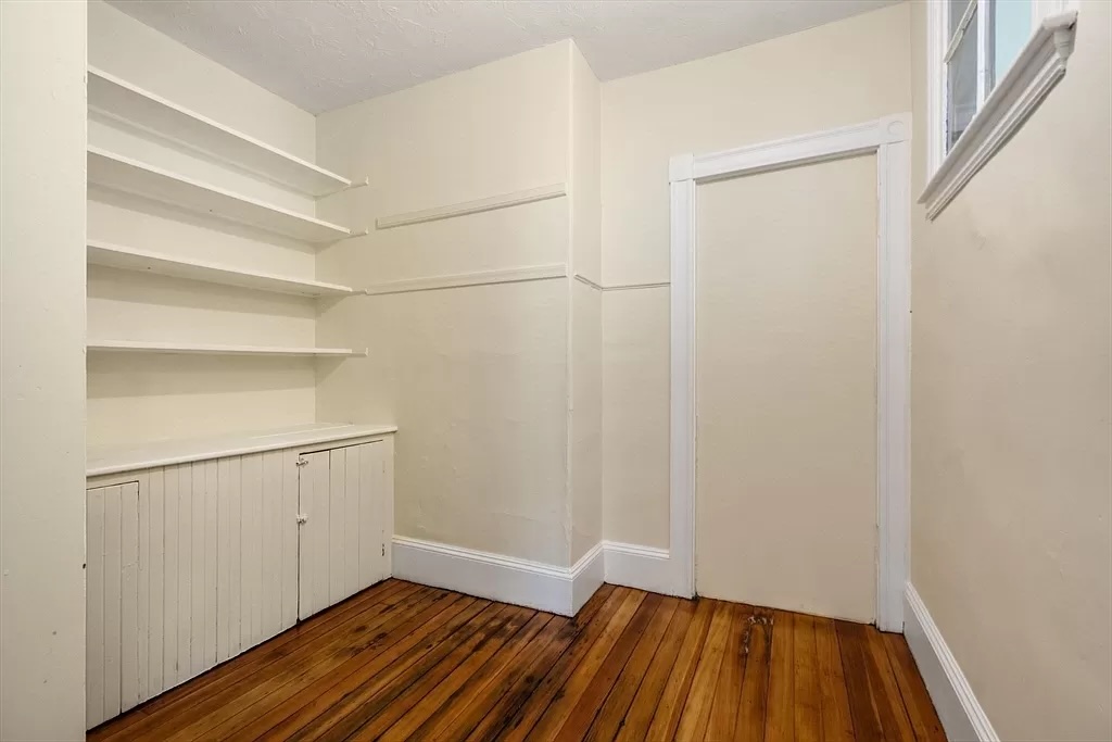 10 Royal St, Allston