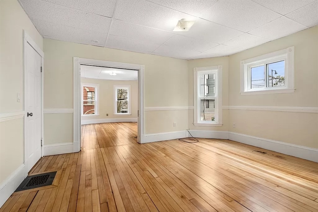 10 Royal St, Allston